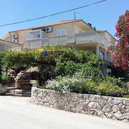 Rose Apartment Supetar