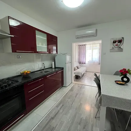 Apartment Rose Supetar