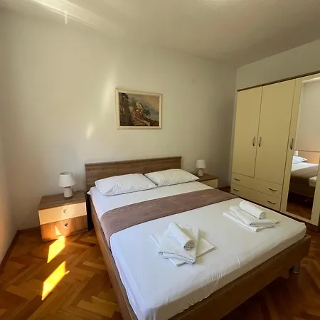 Rose Apartment